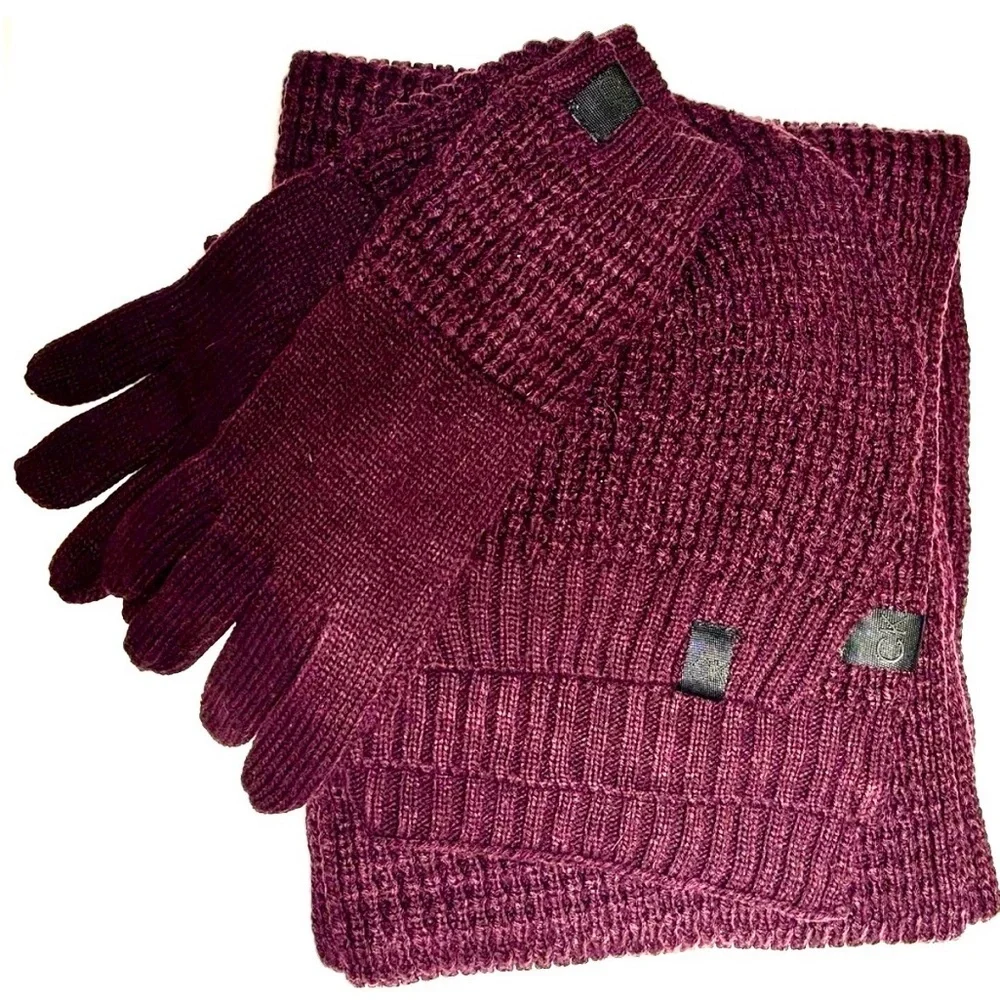 284. Calvin Klein Deep Burgundy Knit Gloves, Hat, Scarf Set NWT